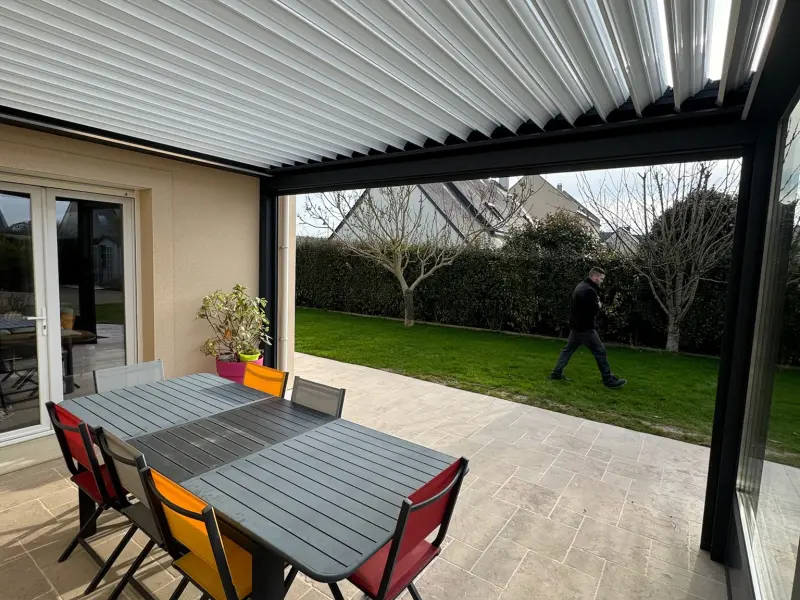 Pergola avec lames orientables